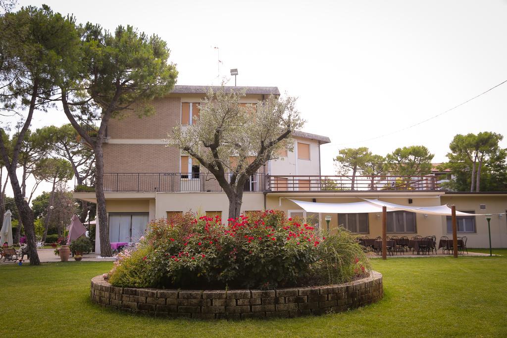 Hotel Ausonia Monte Porzio Exterior foto