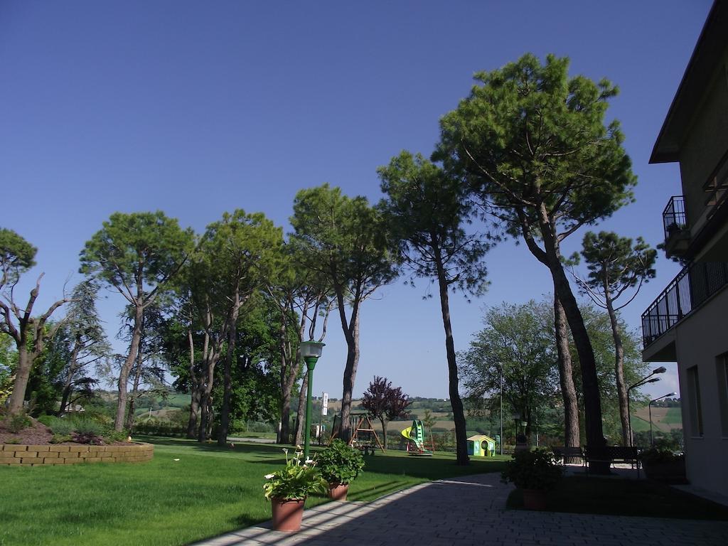Hotel Ausonia Monte Porzio Exterior foto