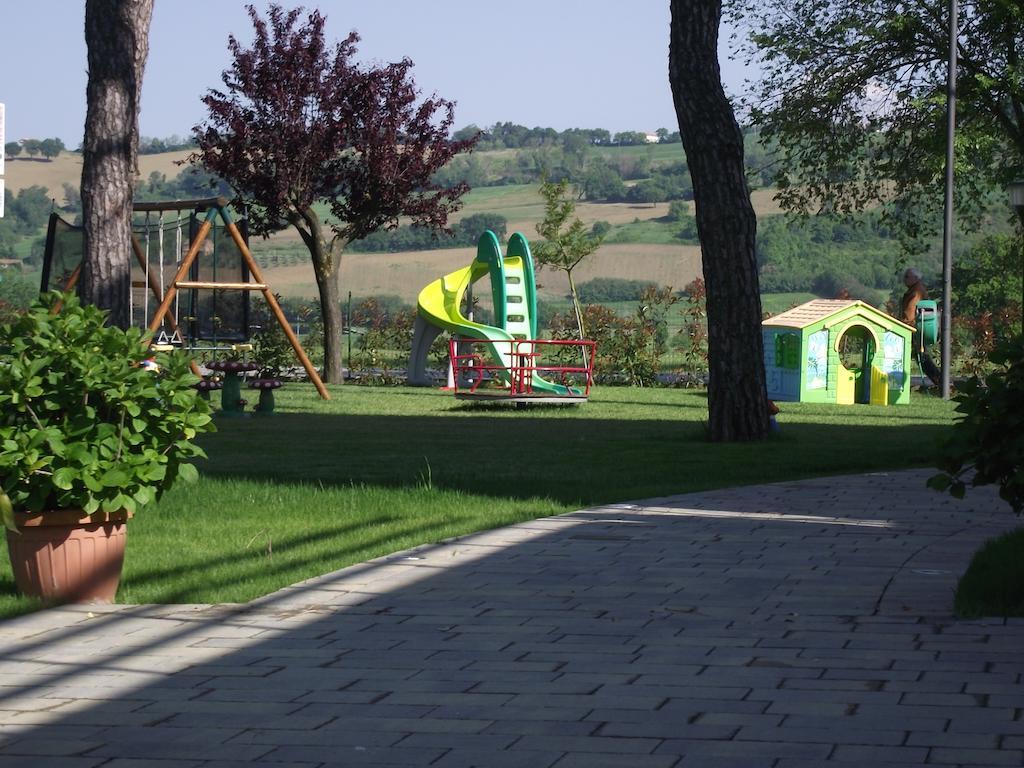 Hotel Ausonia Monte Porzio Exterior foto